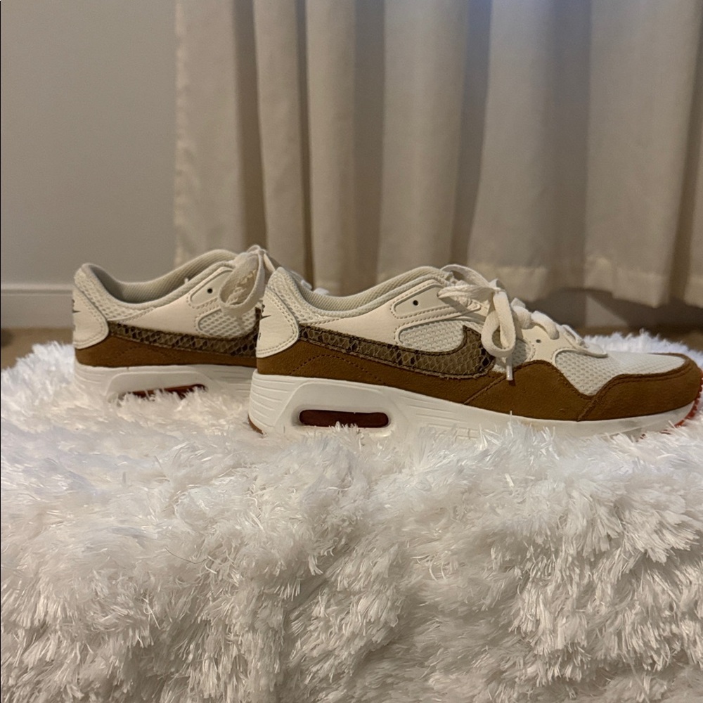 Nike Women's Sneakers in Cream and Brown